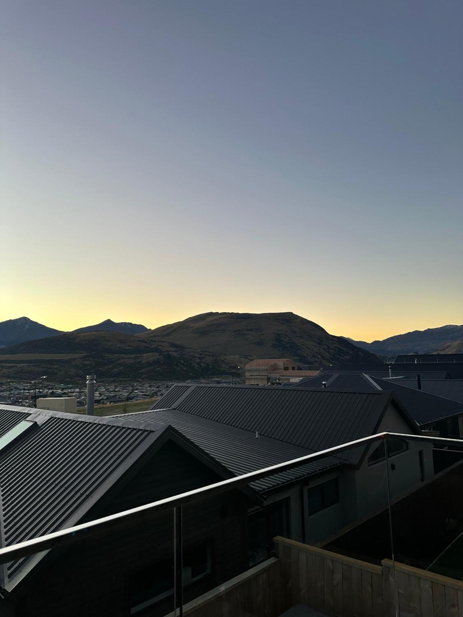 Remarkable View With Hot Tub Frankton Exteriör bild