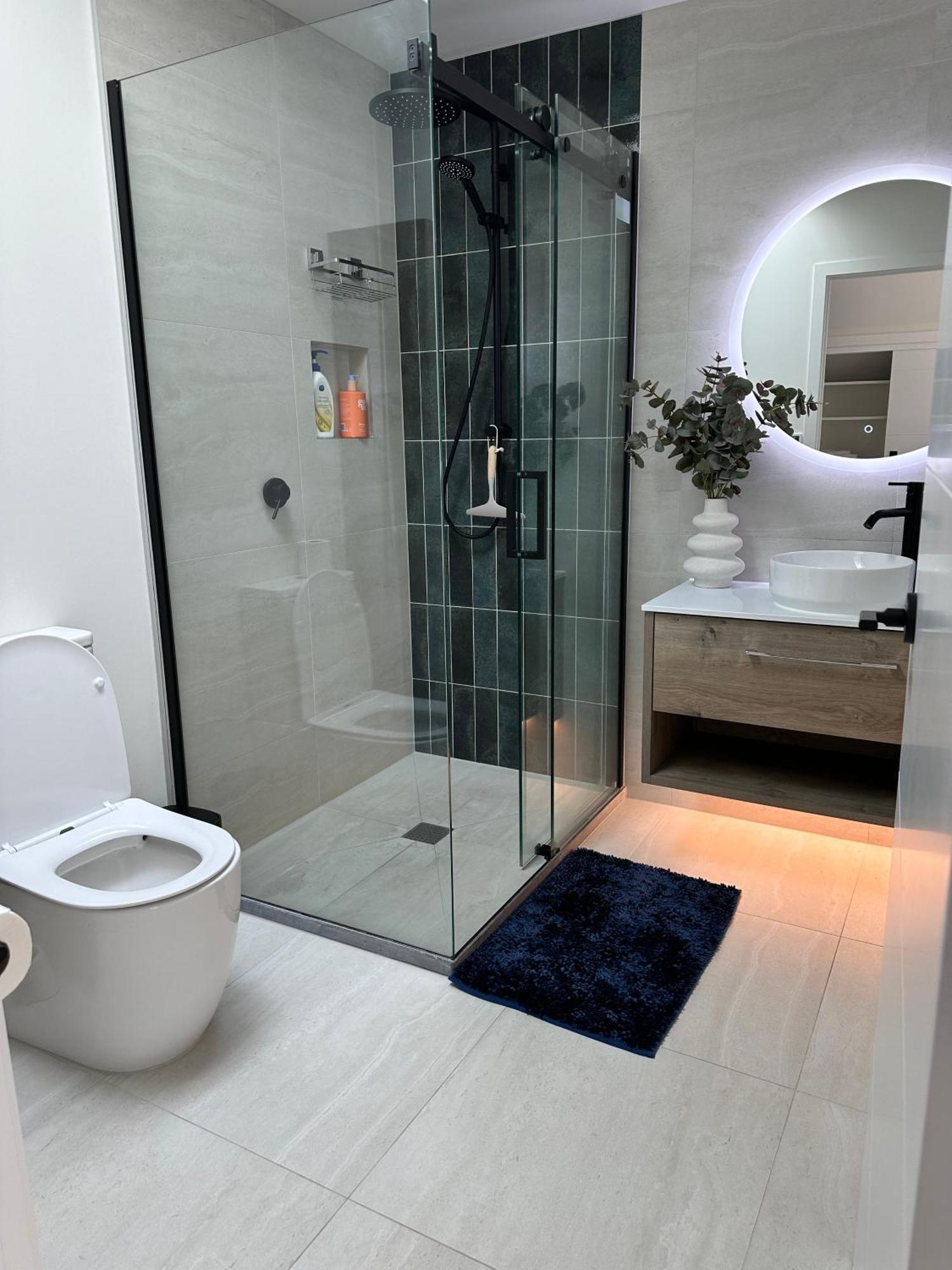 Remarkable View With Hot Tub Frankton Exteriör bild