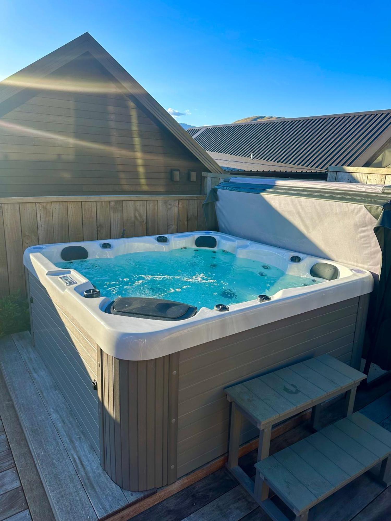 Remarkable View With Hot Tub Frankton Exteriör bild