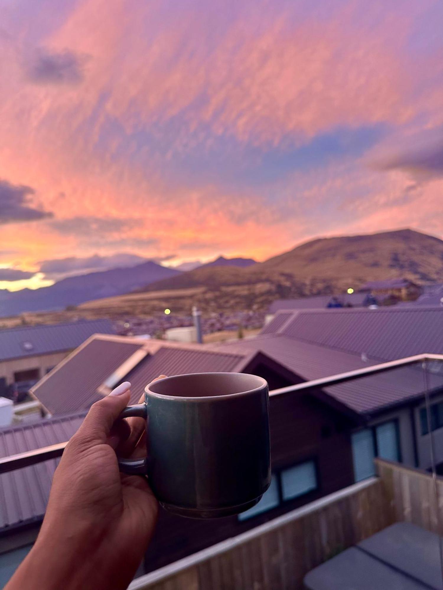 Remarkable View With Hot Tub Frankton Exteriör bild