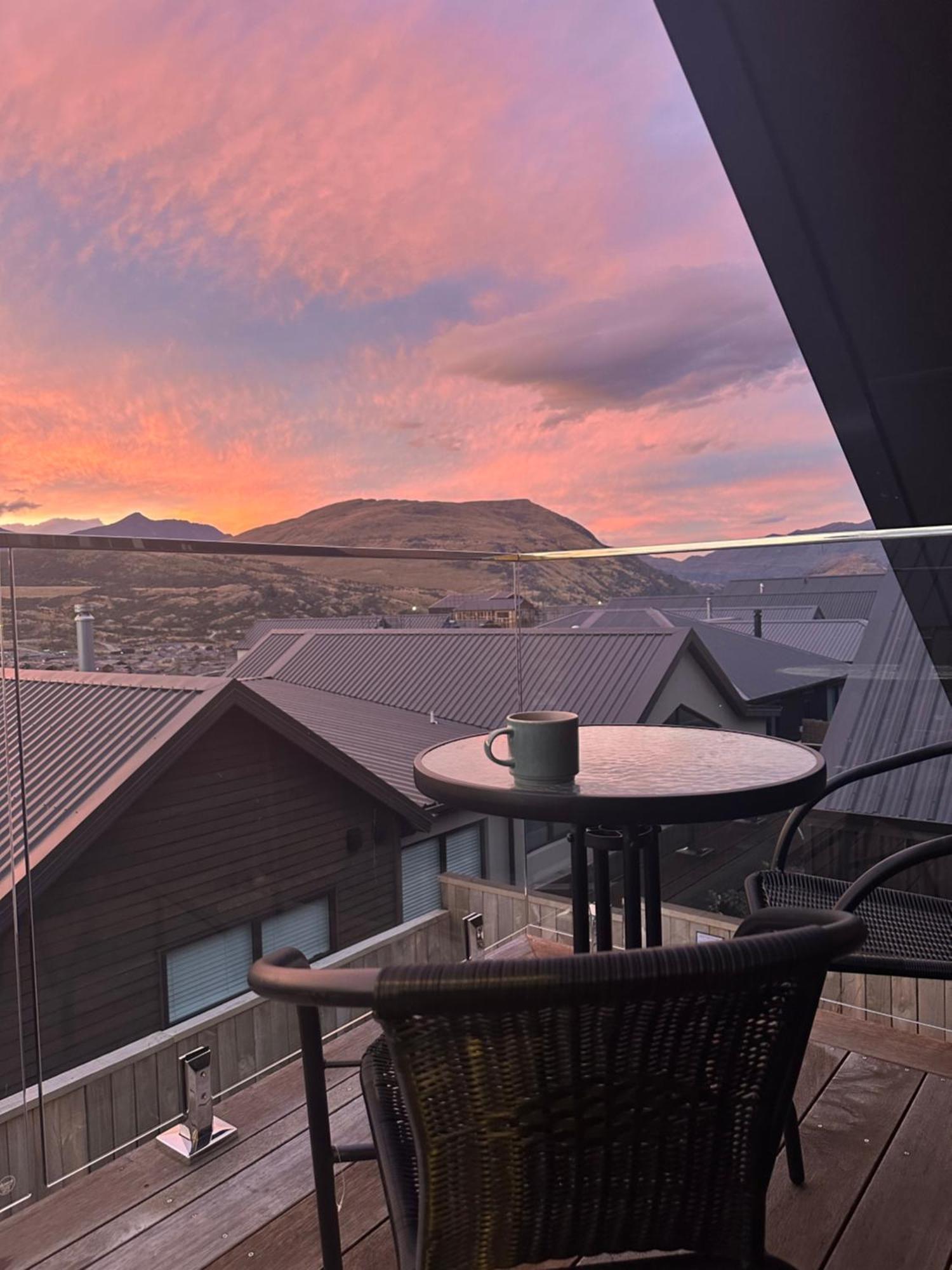 Remarkable View With Hot Tub Frankton Exteriör bild